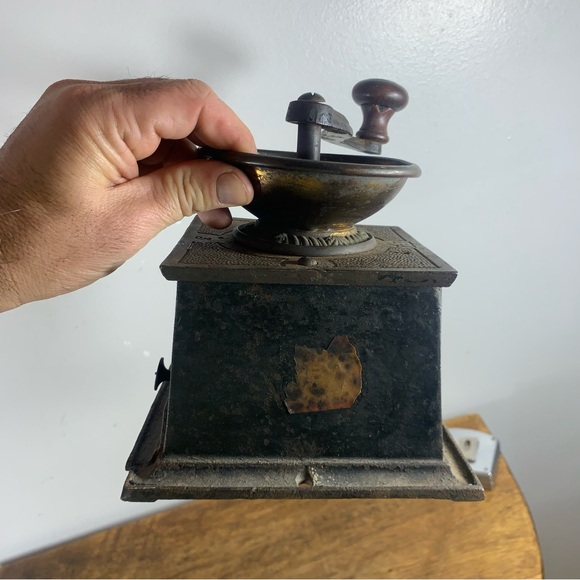 Vintage Iron clark and co made in England coffee grinder - Picture 5 of 8